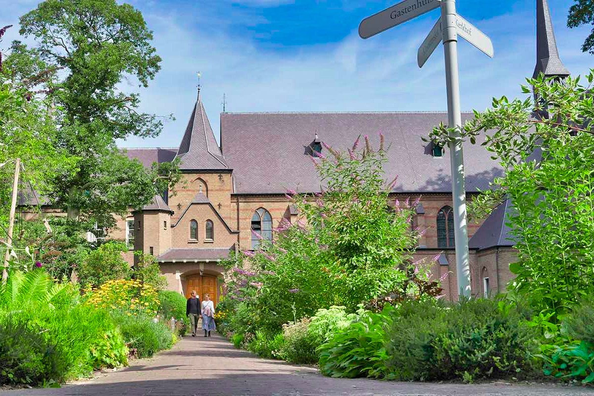 de tuin van het klooster